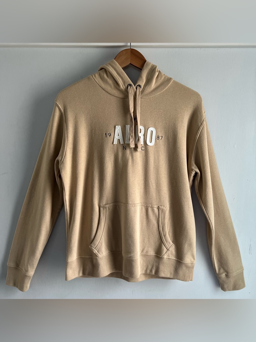 Aeropostale Women’s M Medium Hoodie Beige Pullover Sweatshirt Spell Out Logo Y2K